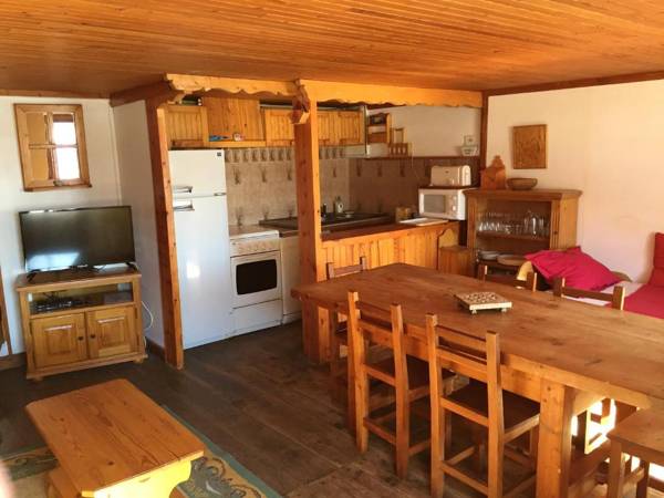 Appartement de 2 chambres a Arvieux a 800 m des pistes avec balcon amenage et wifi