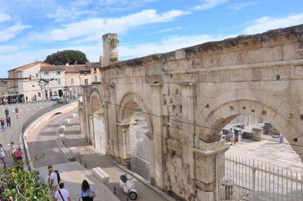 Holiday in Arles -Appartement du Théâtre Antique