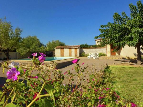 Beautiful Holiday Home Near Centre. Private Pool. Private Garden. Roofed Terrace
