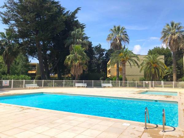 Inviting Apartment in South of France near the Sea