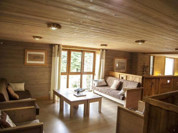 Old renovated farmhouse in the heart of the mountains