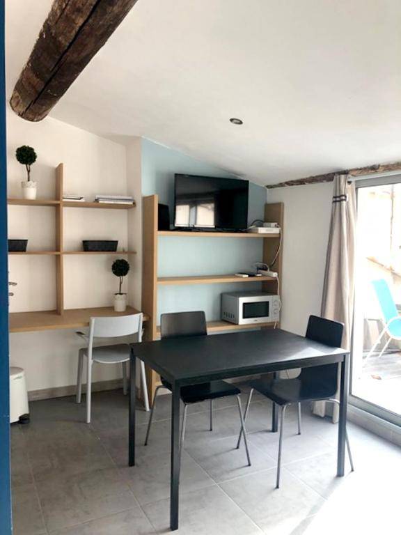 Studio avec vue sur la ville terrasse amenagee et wifi a Aix en Provence