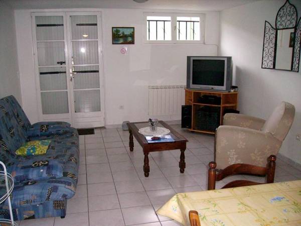 Appartement de 2 chambres avec jardin clos et wifi a Breuillet