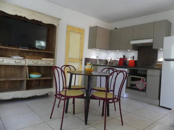 Rez de jardin au calme et proche mer