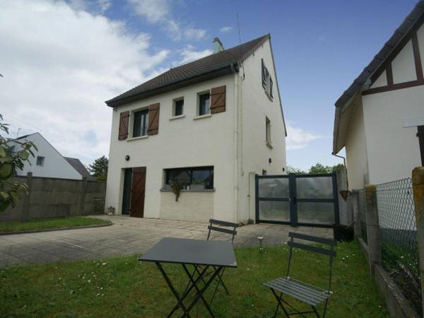 Beautiful renovated cottage with garden 500 meters from the beach