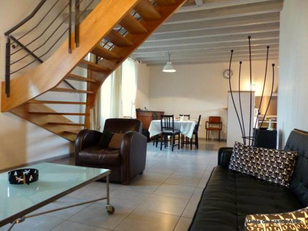 Gîte Agonges 3 pièces 4 personnes - FR-1-489-36