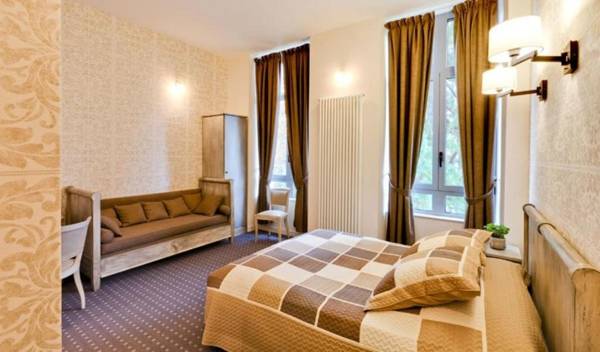 La Maison Des Officiers