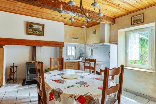 Maison de 2 chambres avec jardin clos a Puycelsi