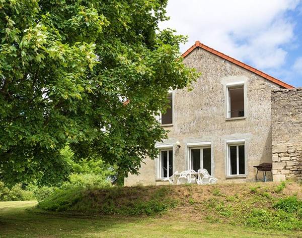 Maison de 3 chambres avec jardin clos et wifi a Monthenault