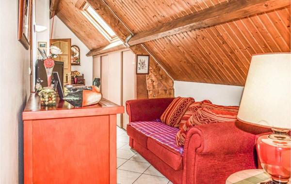 Stunning home in Camlez with 2 Bedrooms