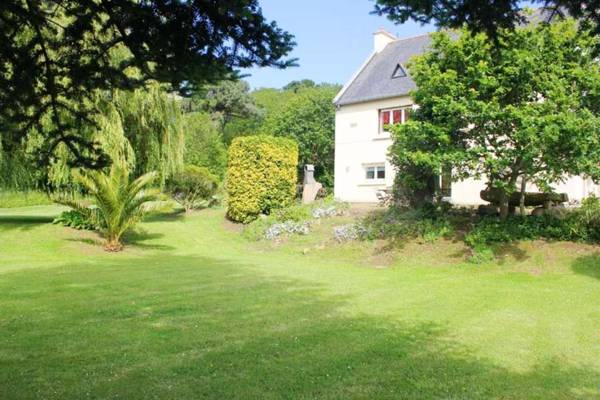 Appartement de 2 chambres avec vue sur la mer jardin amenage et wifi a Trevou Treguignec