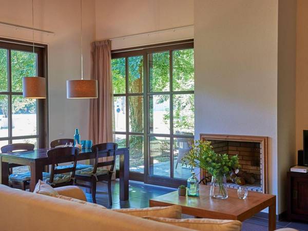 Luxurious ground-floor villa on castle estate with fireplace