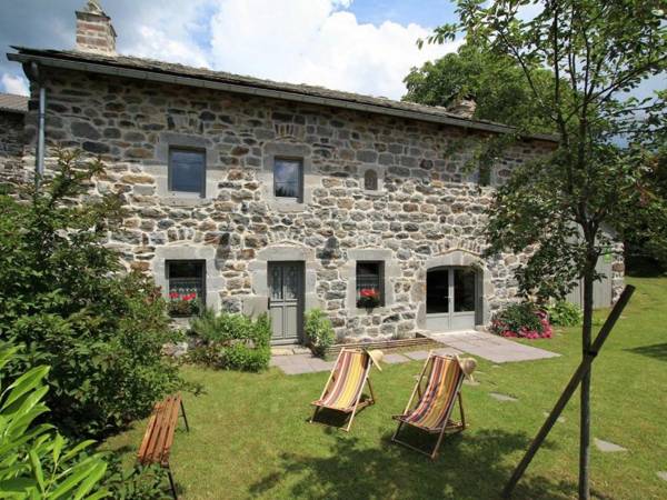 Gîte Saint-Julien-Chapteuil 4 pièces 8 personnes - FR-1-582-296
