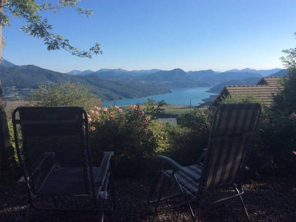 Beautiful Chalet with Terrace Garden Barbecue Parking