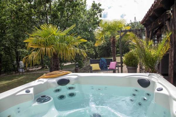 VILLAGE DE GITES LA TRUFFIERE