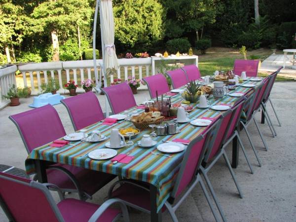 Chambres d'Hôtes Domaine Saint-Joly