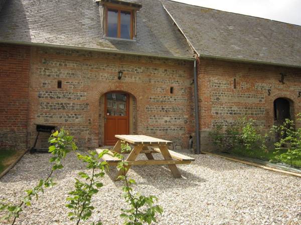 Spacious Cottage with Private Garden in Normandy