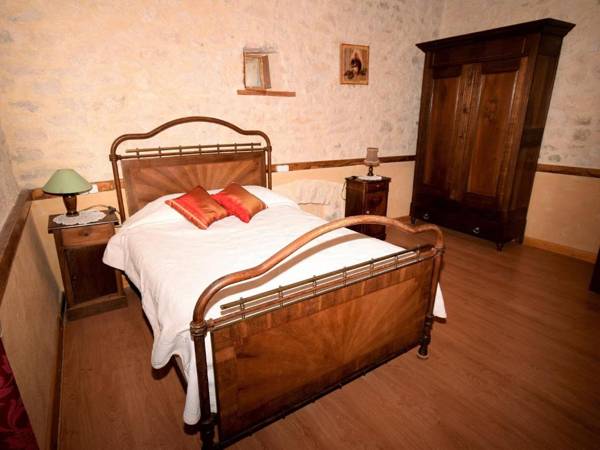 Heritage Holiday Home in Bagat en Quercy with Garden