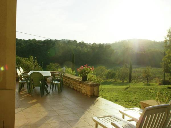 Rurally located holiday home with magnificent view close to Cazals.