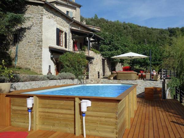 Beautiful holiday home with swimming pool lovely terrace and view over valley