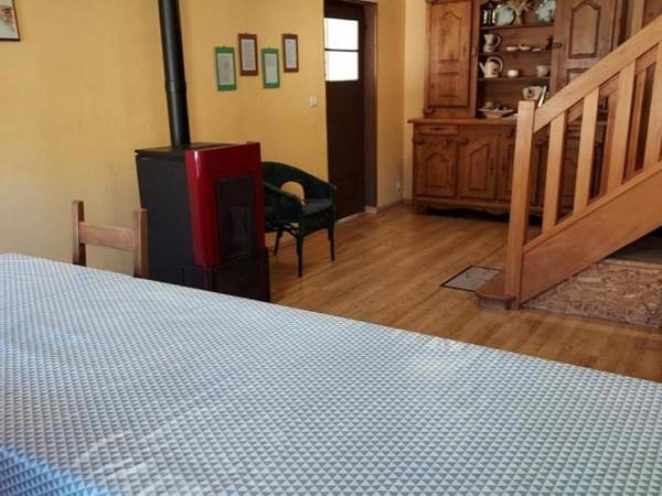 Gîte Vernusse 6 pièces 12 personnes - FR-1-489-255