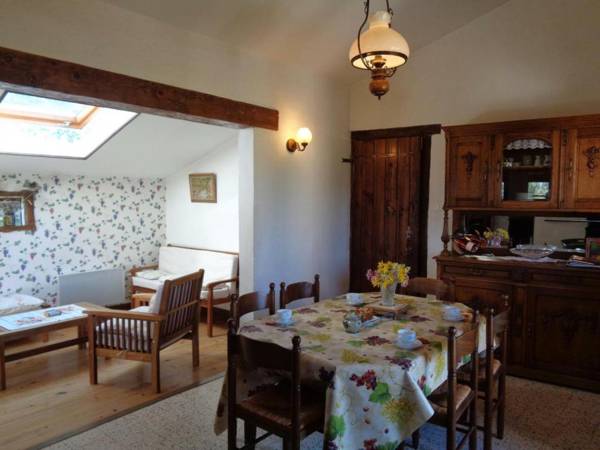 Gîte Saint-Haon-le-Châtel 4 pièces 6 personnes - FR-1-496-21