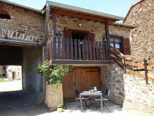 Gîte Saint-Ilpize 3 pièces 4 personnes - FR-1-582-93
