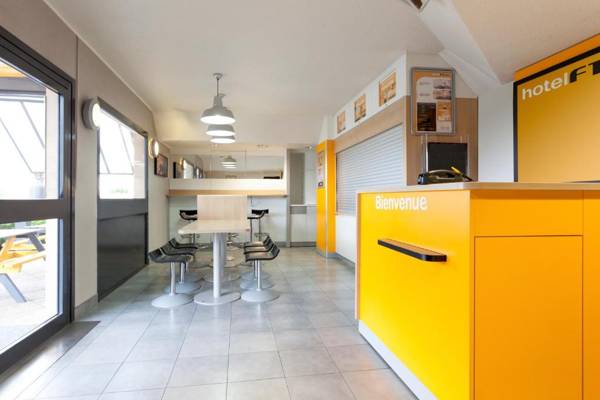 hotelF1 Savigny Villemoisson Centre Commercial Carrefour