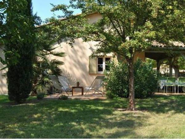 Charming Holiday Home near River in Saint-Pierre-sur-Dropt