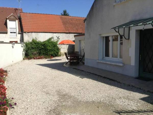 Gîte Cléry-Saint-André 5 pièces 6 personnes - FR-1-590-12