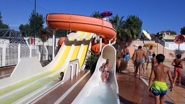 Bungalow de 2 chambres a Valras Plage a 200 m de la plage avec piscine partagee et terrasse