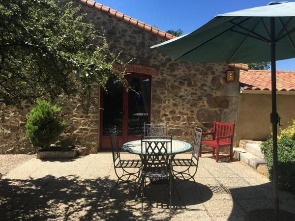 Gîte Saint-Michel-Mont-Mercure 3 pièces 4 personnes - FR-1-426-249