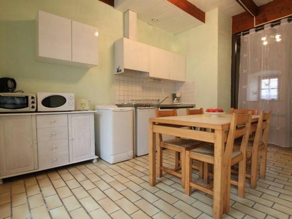 Gîte Chavaniac-Lafayette 3 pièces 4 personnes - FR-1-582-175