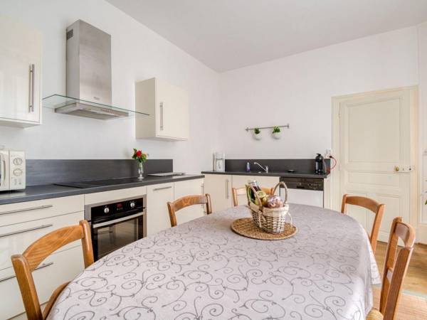 Garden-View Holiday Home in Bligny-Sur-Ouche with Terrace