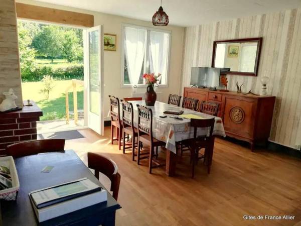 Gîte Couleuvre 4 pièces 6 personnes - FR-1-489-284