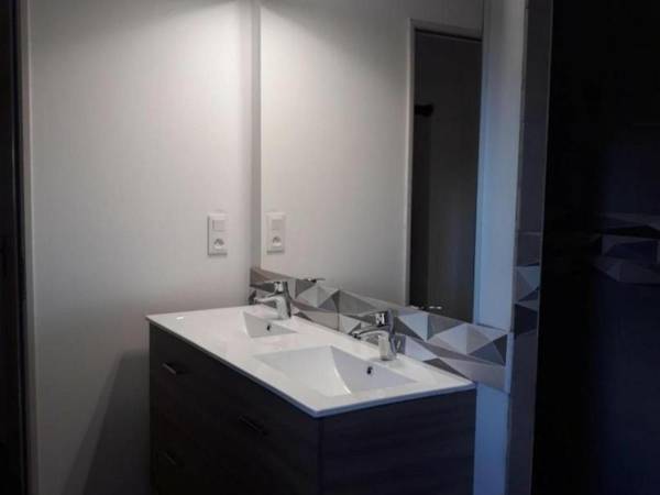 Gîte Cremeaux 4 pièces 6 personnes - FR-1-496-220