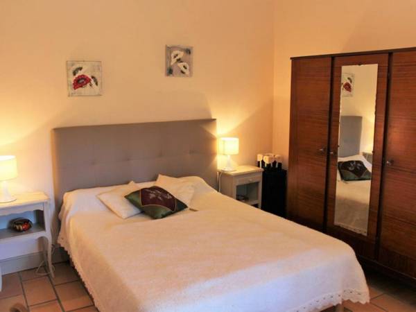 Gîte Mensignac 3 pièces 5 personnes - FR-1-616-40