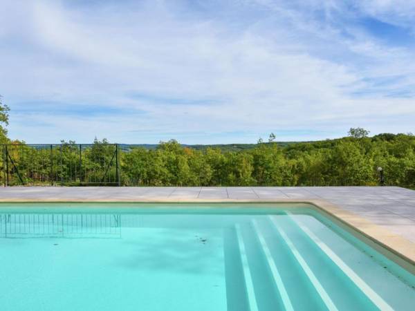 Delightful Holiday Home in Gindou with Private Swimming Pool