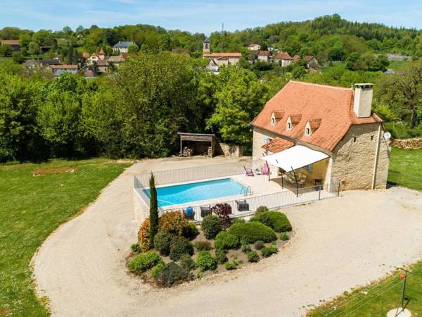 Gorgeous Holiday Home in Thémines with Private Swimming Pool