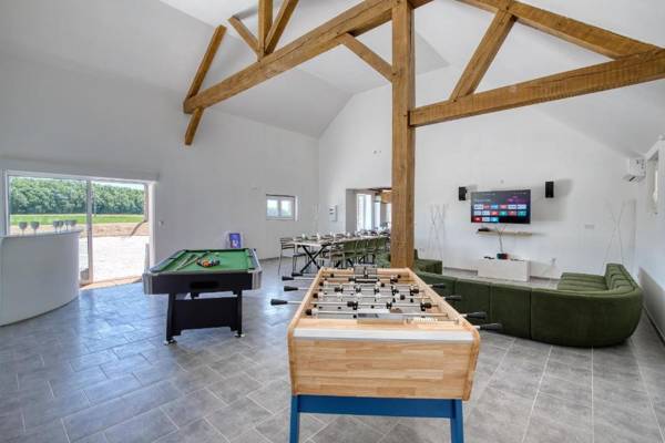 Crazy Villa Les Houx 45 - Heated pool - Soccer - 2h from Paris - 30p