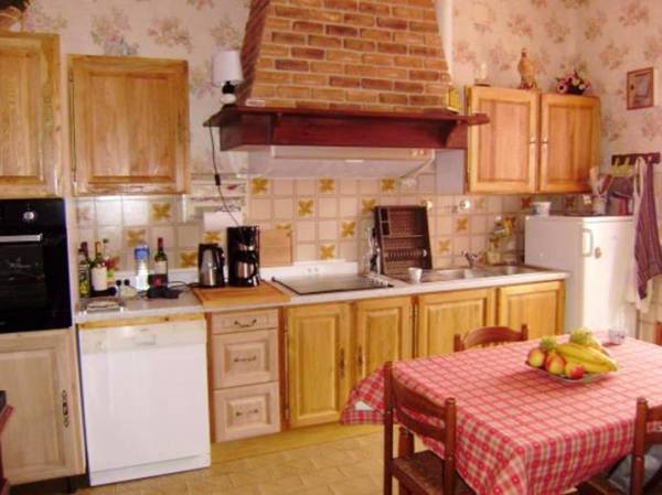 Maison de 3 chambres avec jacuzzi jardin clos et wifi a Gabarret