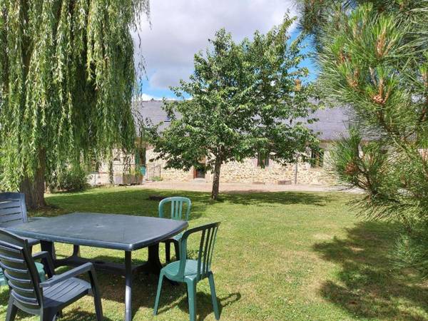 Gîte Saint-Ouën-des-Toits 5 pièces 6 personnes - FR-1-600-146