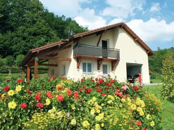 Holiday home in beautiful location on hill of a village near nature park in Northern France