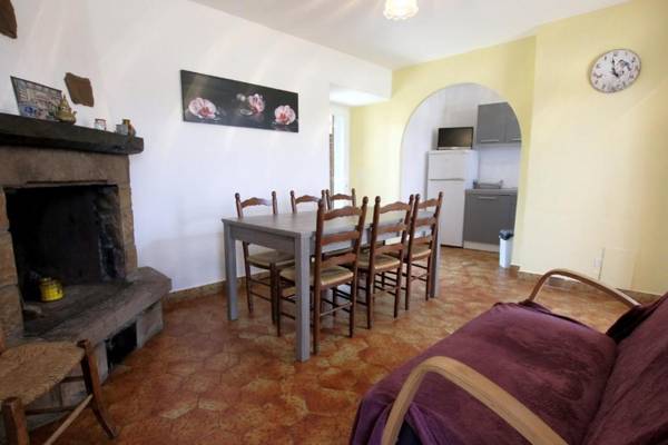 Maison de 3 chambres avec piscine partagee jardin amenage et wifi a Gravieres