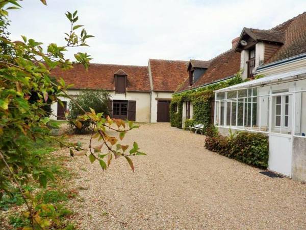 Gîte Saint-Jean-Saint-Germain 4 pièces 6 personnes - FR-1-381-52