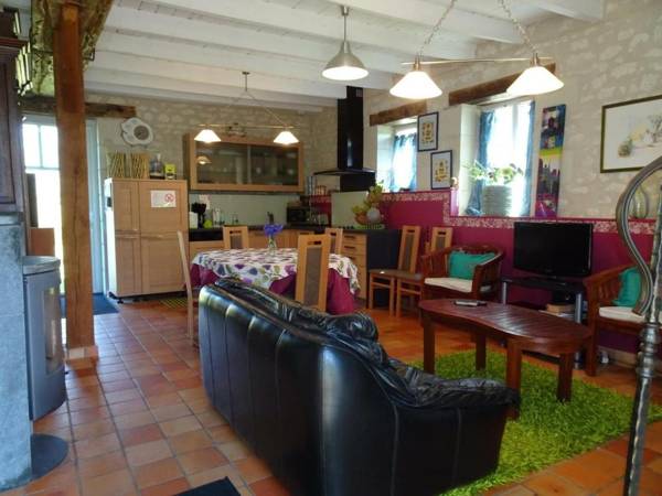 Gîte Civray-sur-Esves 4 pièces 6 personnes - FR-1-381-323