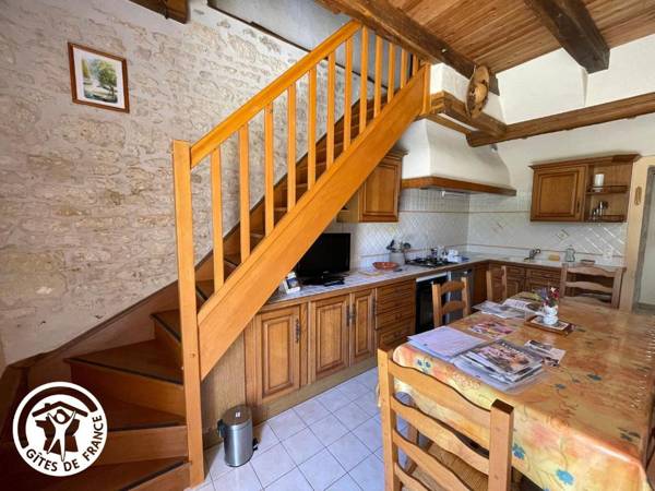 Gîte Damvix 4 pièces 6 personnes - FR-1-426-147
