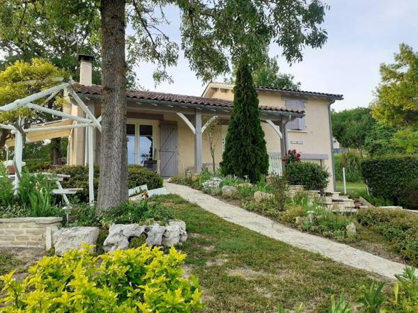 Maison de 2 chambres avec jardin et wifi a Lendou en Quercy a 7 km de la plage