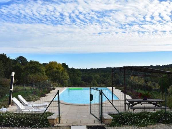 Beautiful holiday home with fine private swimming pool in the cultural surroundings of Cahors
