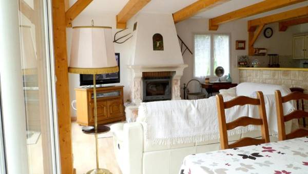 Maison de 3 chambres avec vue sur le lac et jardin clos a Nages